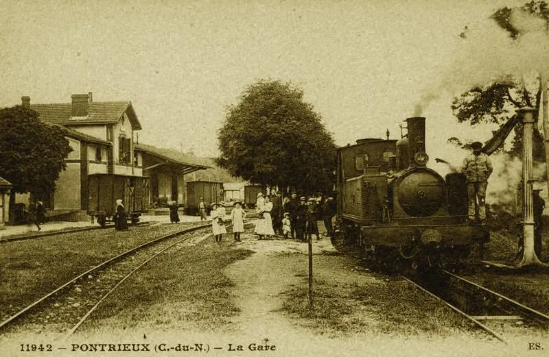 Image qui illustre: La Gare De Pontrieux à Pontrieux - 0
