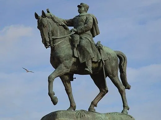 Image qui illustre: Statue du Maréchal Joseph Joffre - Grand Palais Éphémère