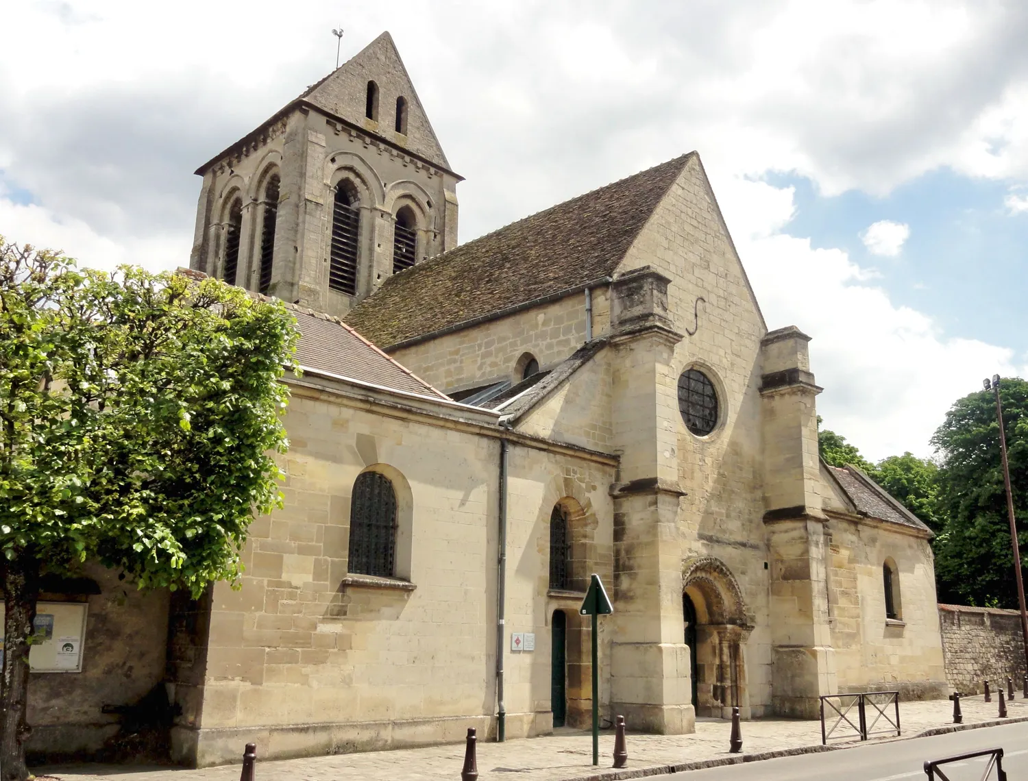 Image qui illustre: Église Saint-Ouen à Saint-Ouen-l'Aumône - 0