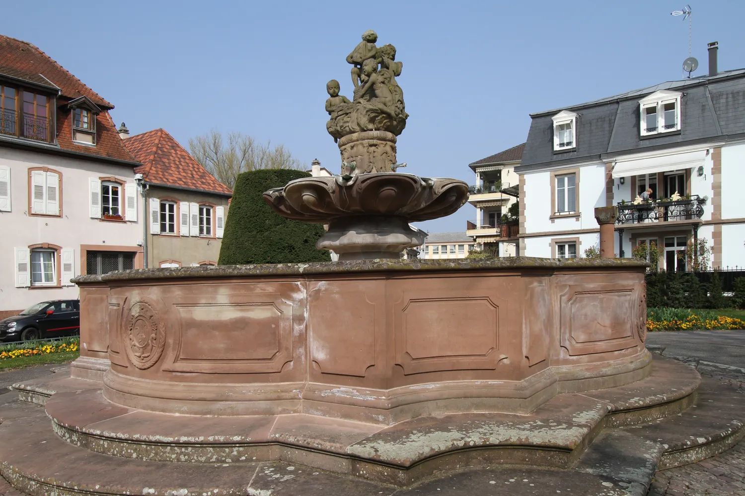 Image qui illustre: La Fontaines Aux Abeilles à Haguenau - 0