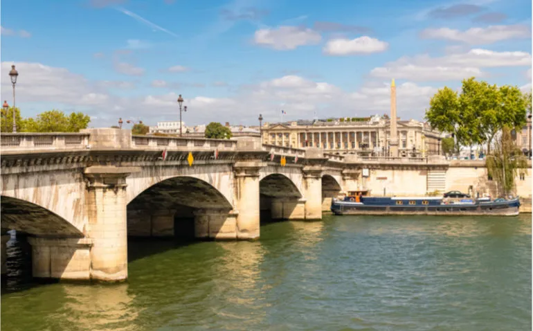Image qui illustre: Pont de la Concorde à Paris - 1
