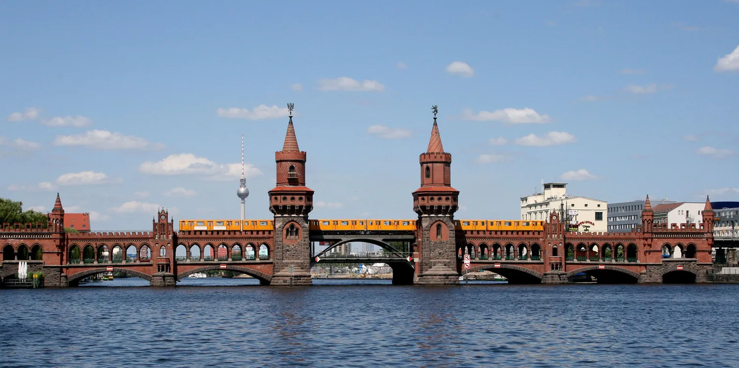 Image qui illustre: Oberbaumbrücke à  - 0