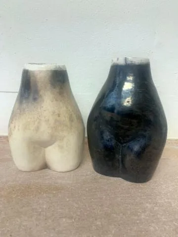 Image qui illustre: Réalisez un vase anthropomorphe en céramique