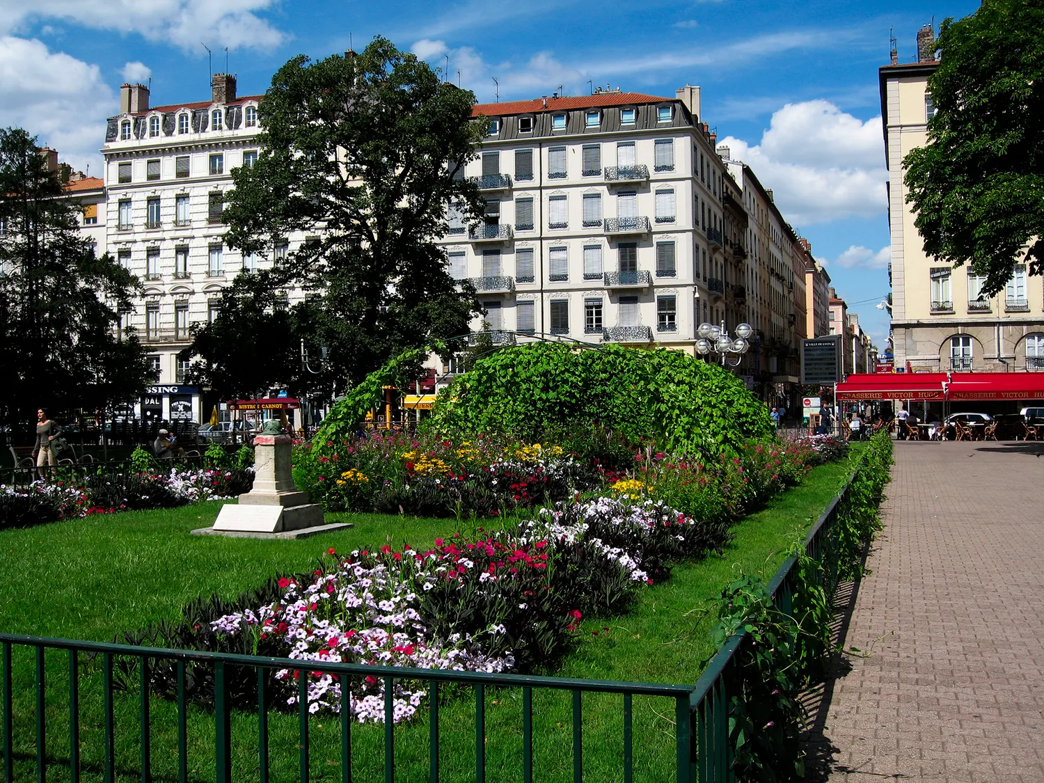 Image qui illustre: Place Carnot à Lyon - 0