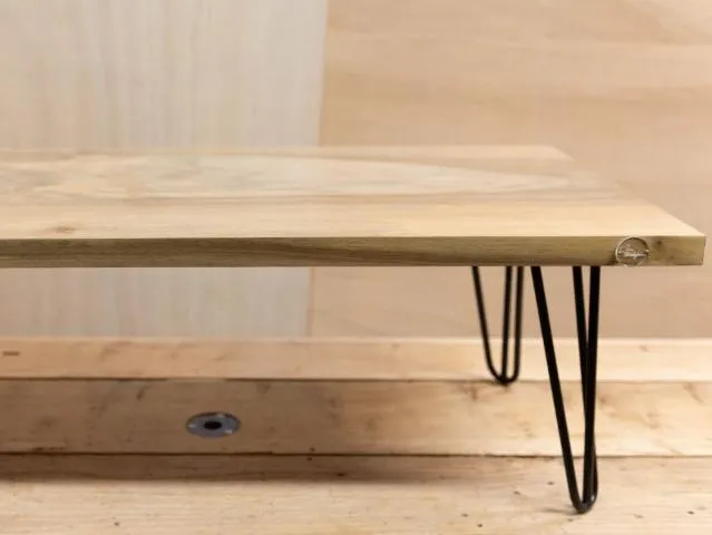 Image qui illustre: Réalisez votre table basse unique en placage noyer