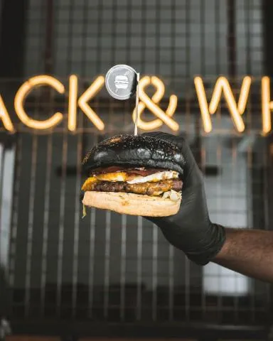 Image qui illustre: Black & White Burger Toulouse