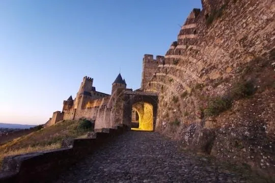 Image qui illustre: Visite nocturne privée de la citadelle de Carcassonne