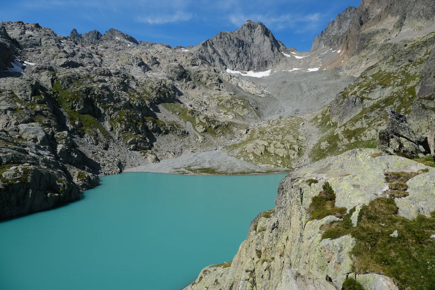 Image qui illustre: Lac Blanc (aiguilles Rouges) à Chamonix-Mont-Blanc - 0