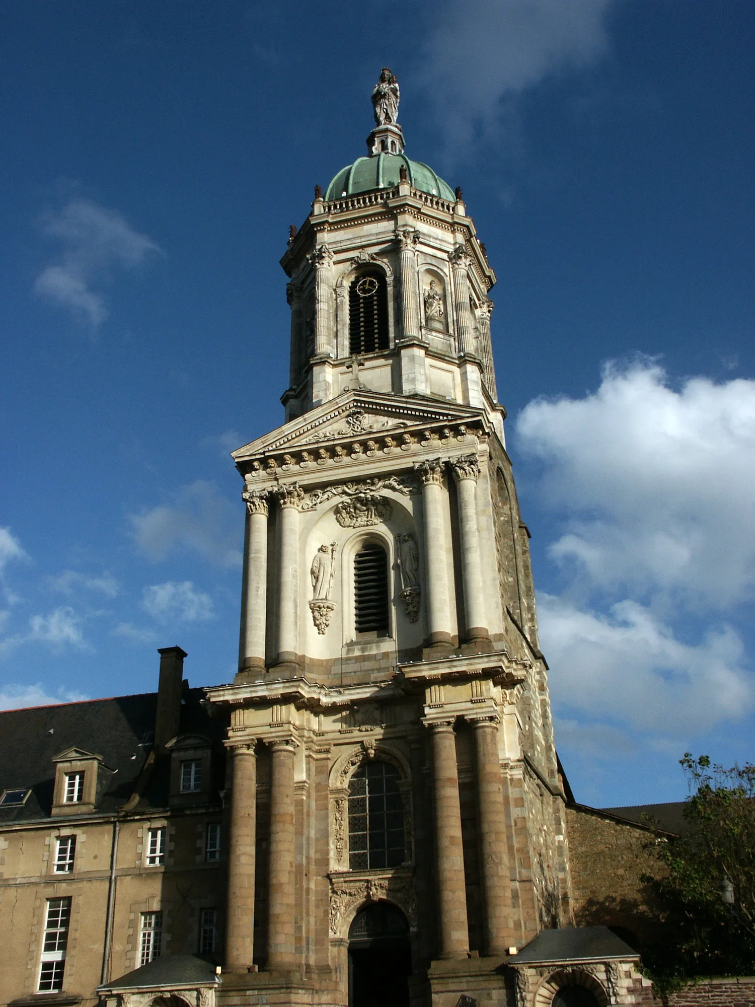 Image qui illustre: Église Notre-Dame en Saint-Melaine à Rennes - 0