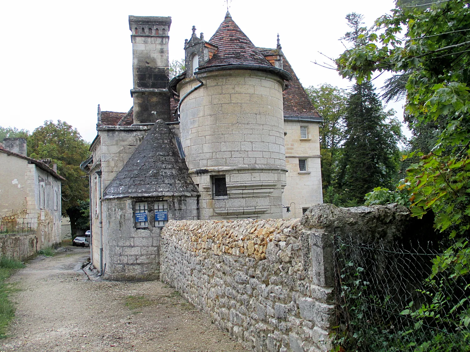 Image qui illustre: Château De La Hierce à Brantôme en Périgord - 0