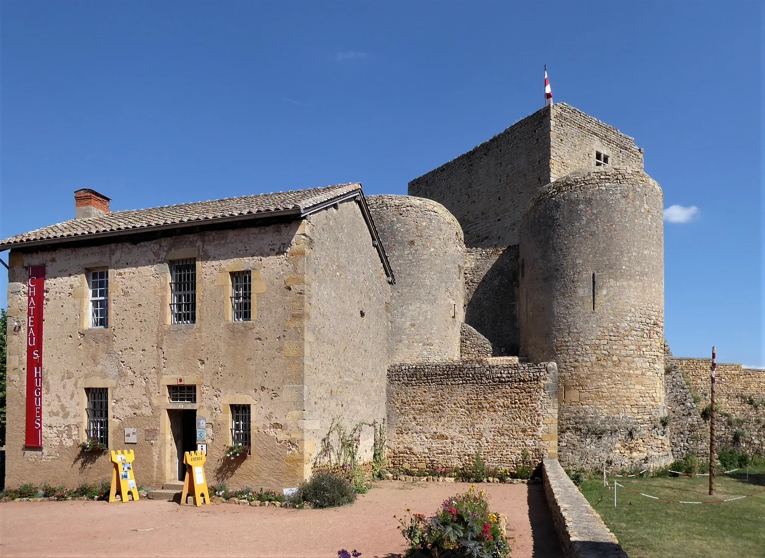 Image qui illustre: Château Saint Hugues à Semur-en-Brionnais - 0