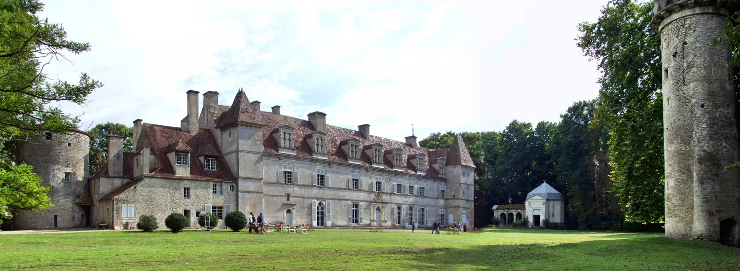 Image qui illustre: Château de Lux à Lux - 0
