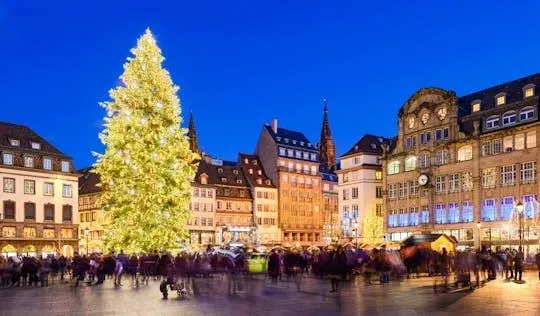 Image qui illustre: Visite du marché de Noël de Strasbourg avec un local
