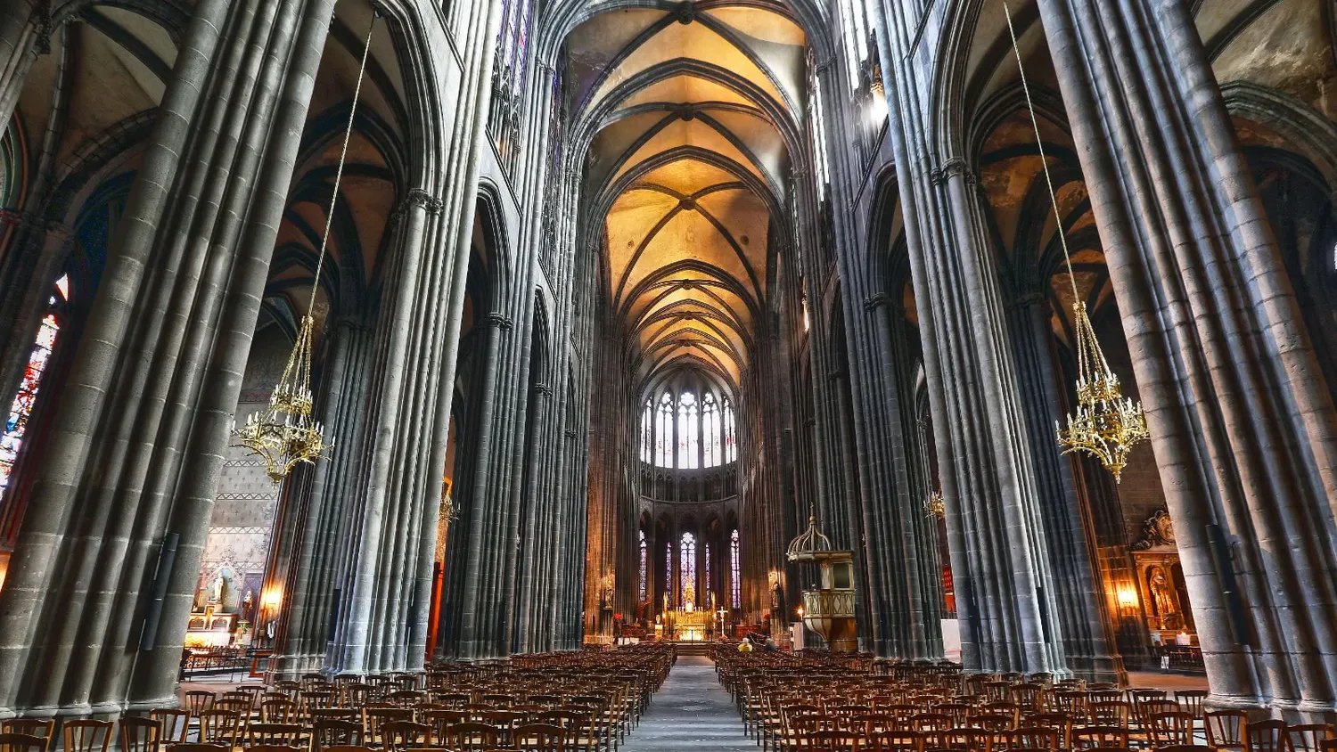 Image qui illustre: Cathédrale Notre-Dame-de-l'Assomption à Clermont-Ferrand - 0