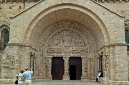 Image qui illustre: Abbatiale Saint-pierre à Beaulieu-sur-Dordogne - 0