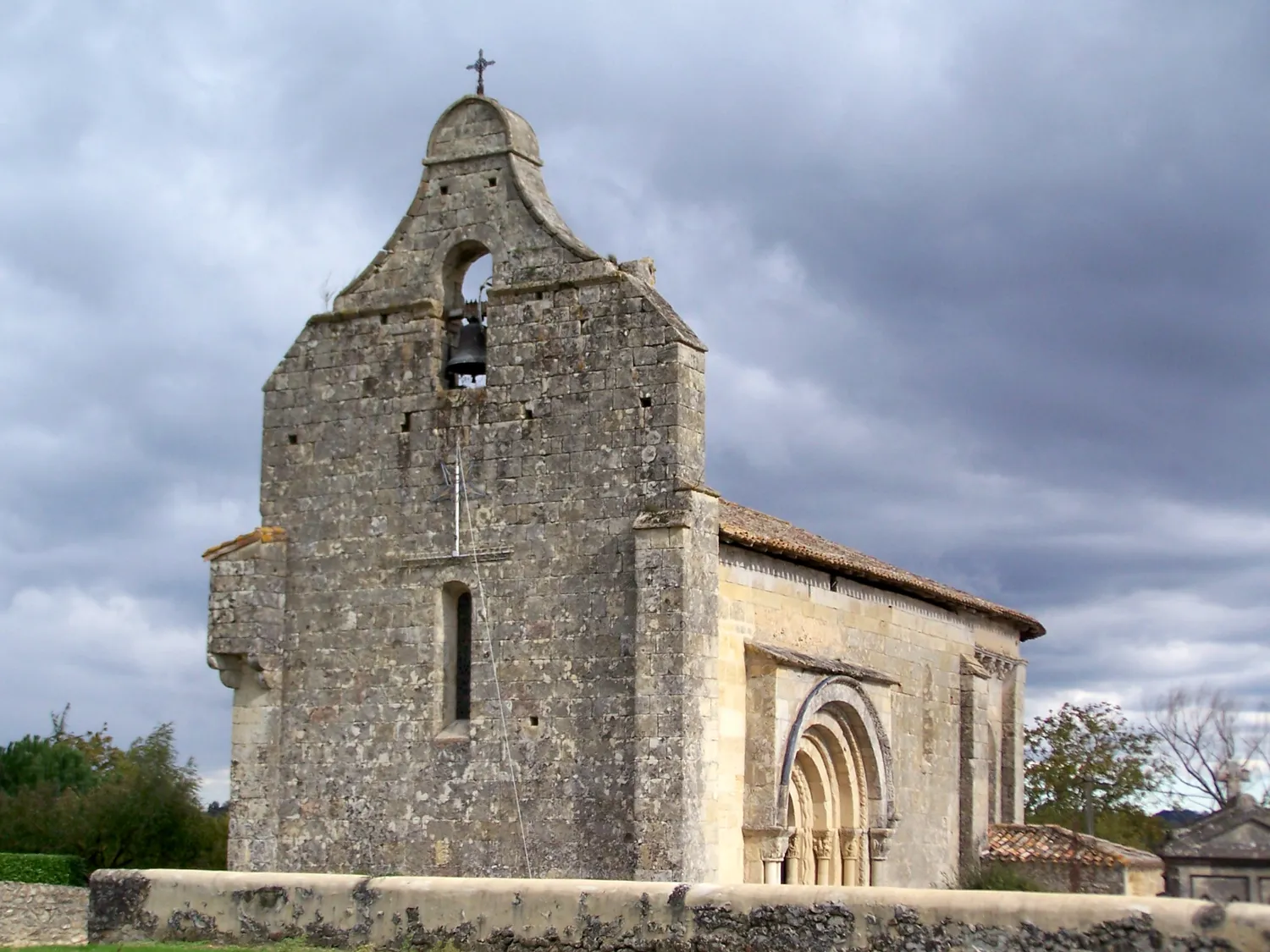 Image qui illustre: Eglise Saint-Christophe de Courpiac à Courpiac - 1
