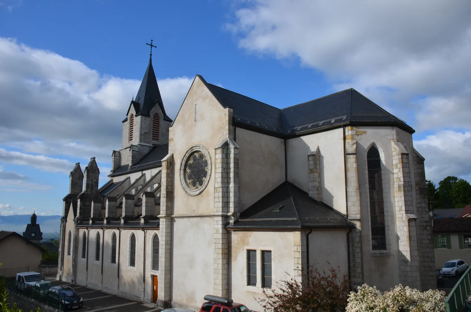 Image qui illustre: Eglise Saint-pierre à Gex - 0