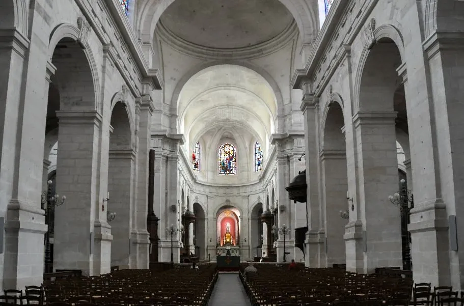 Image qui illustre: Cathedrale St Louis à La Rochelle - 2