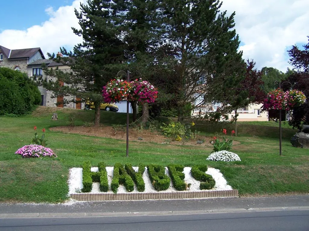 Image qui illustre: Haybes, Ville Fleurie "3 Fleurs" à Haybes - 0