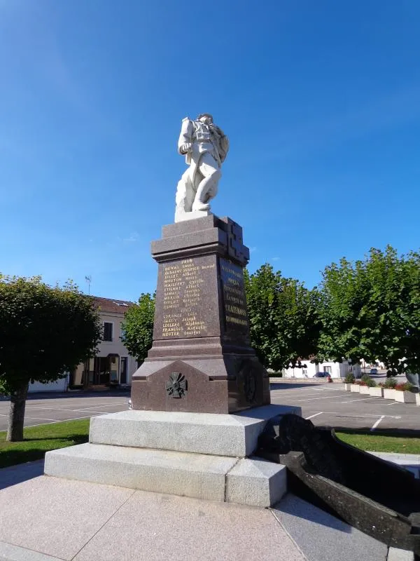 Image qui illustre: Monument Aux Morts De Châtenois à Châtenois - 0