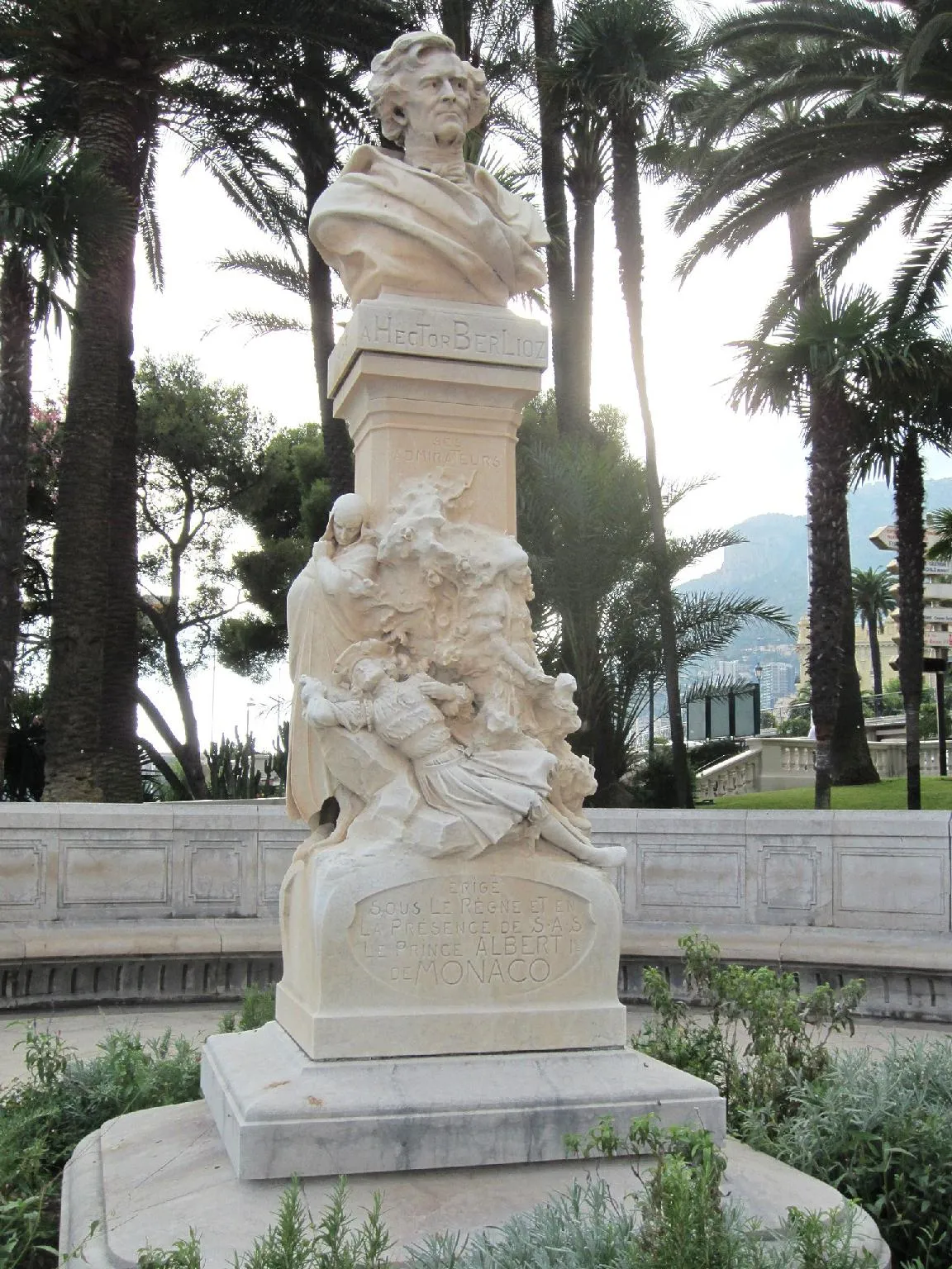 Image qui illustre: Statue Hector Berlioz