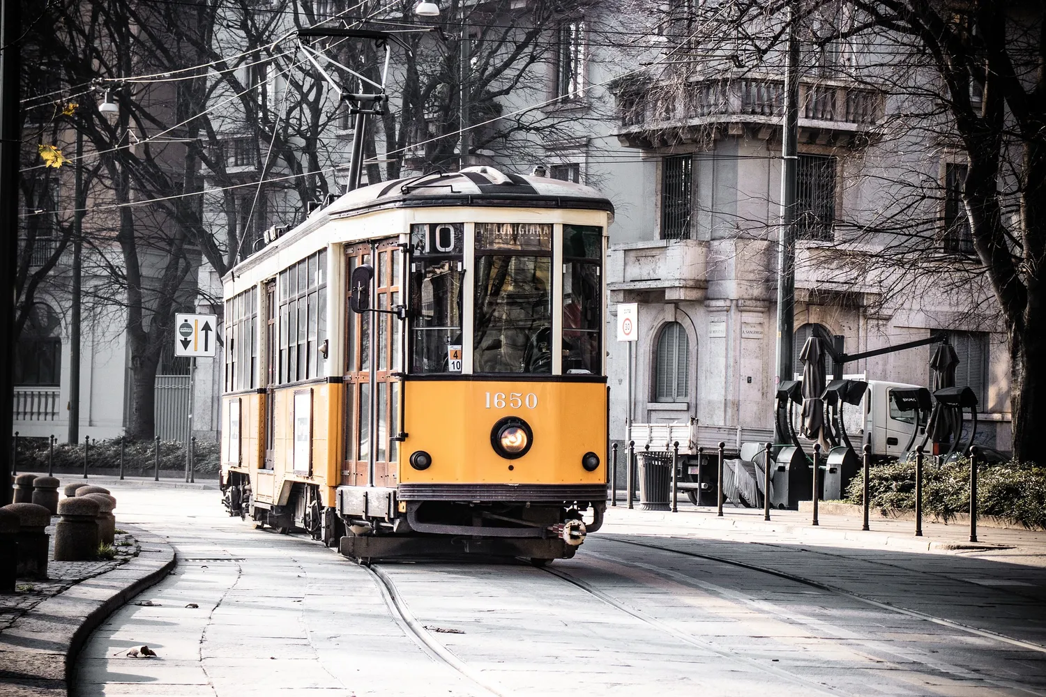 Image qui illustre: Visite guidée en tramway historique à  - 0