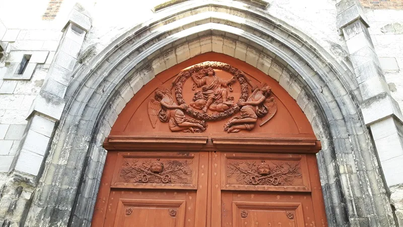 Image qui illustre: Eglise Saint-pierre-du-martroi à Orléans - 2