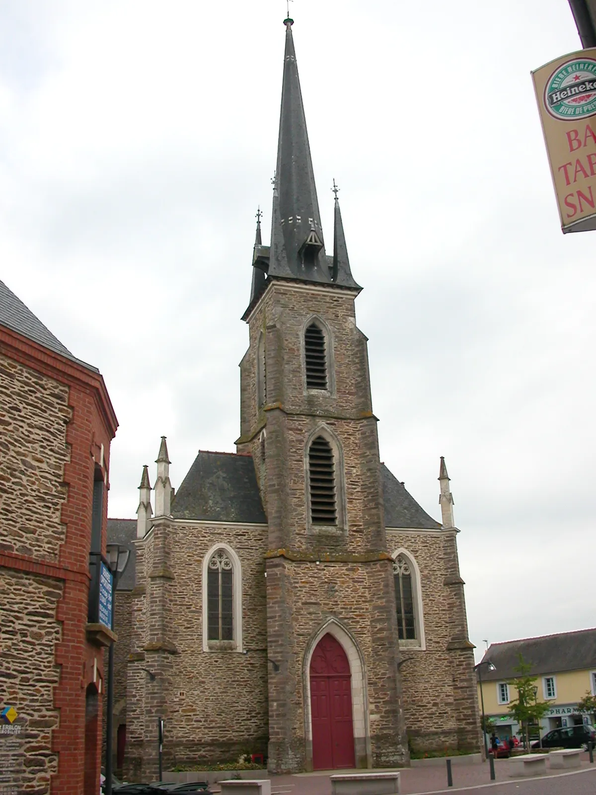 Image qui illustre: Église Saint-hermeland à Saint-Erblon - 0