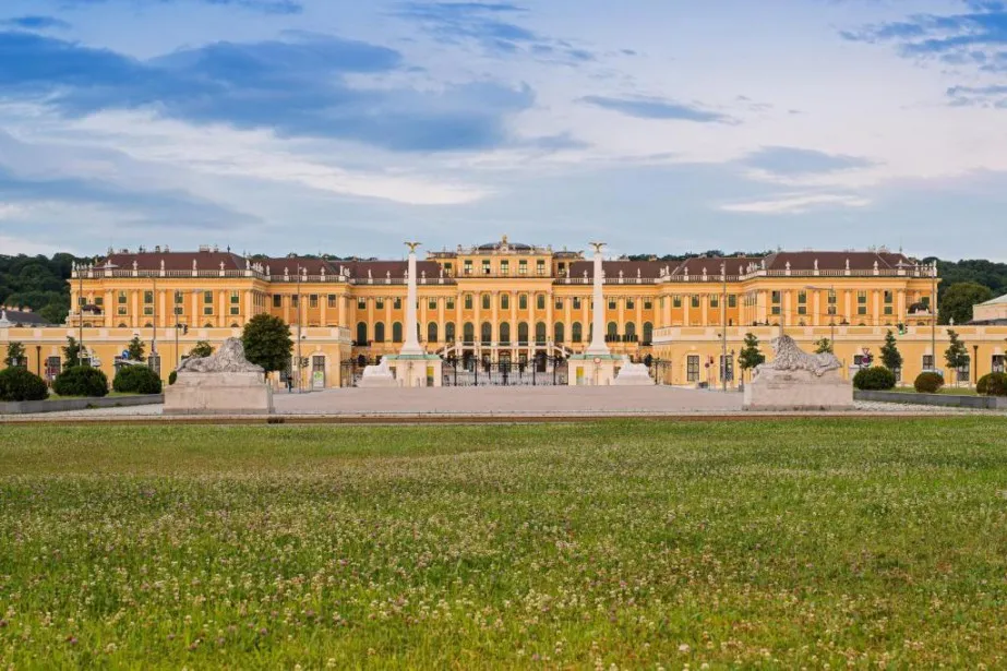 Image qui illustre: Château de Schönbrunn à  - 2