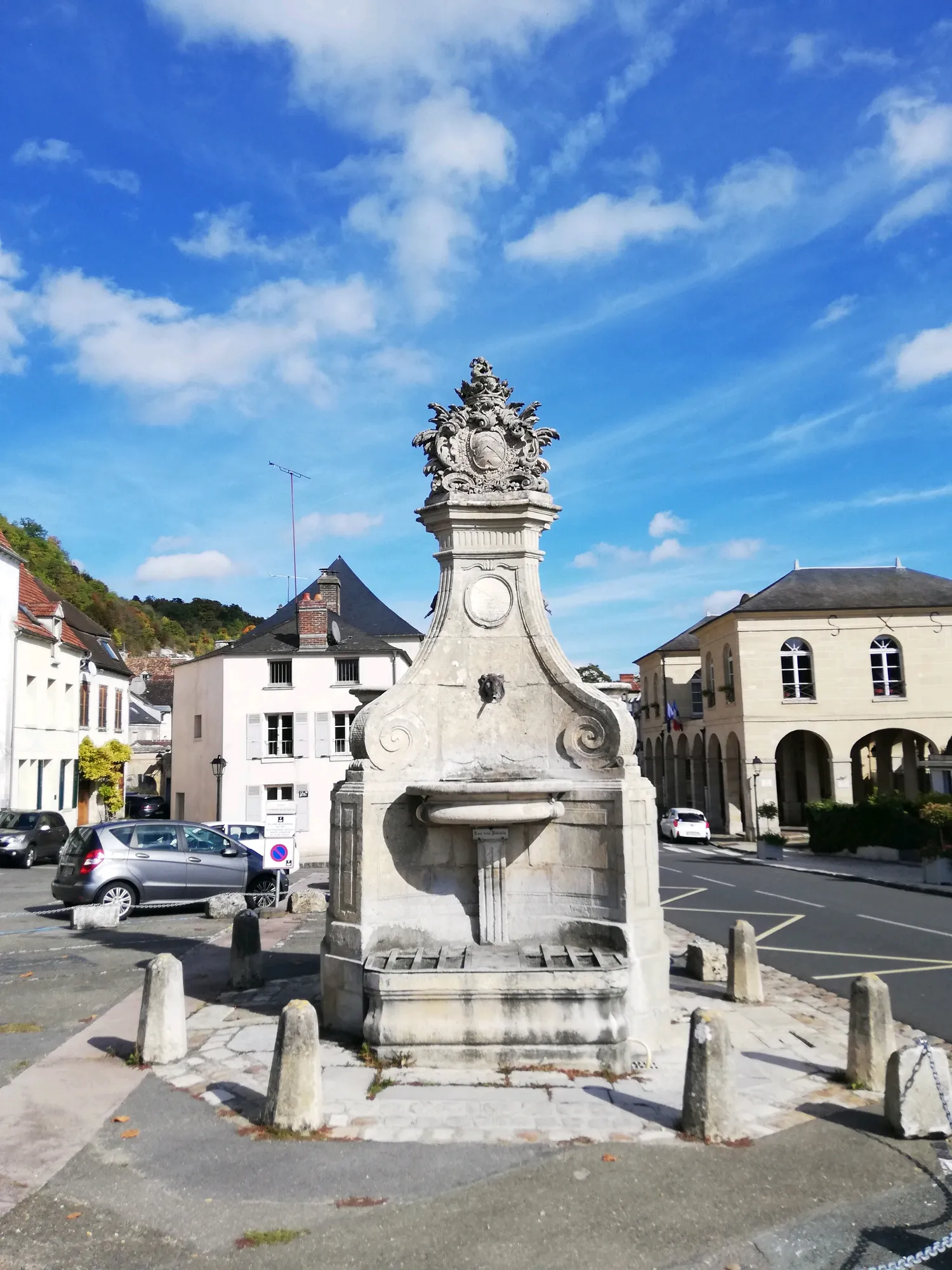 Image qui illustre: Fontaine à La Roche-Guyon - 2