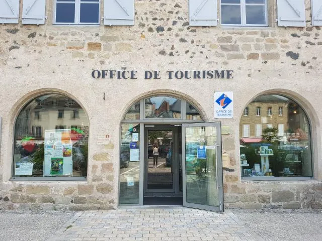 Image qui illustre: Bureau D'information Touristique Vallée De La Dordogne À Beaulieu Sur Dordogne