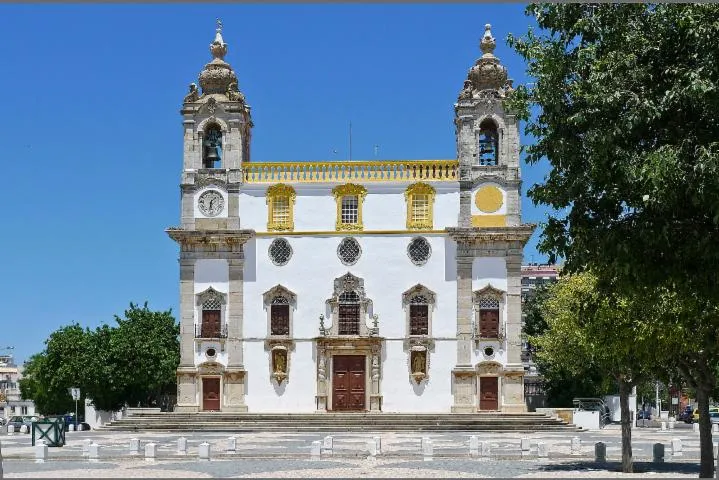 Image qui illustre: Eglise du carmel de Faro