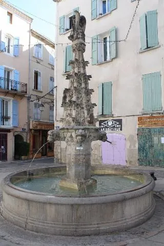 Image qui illustre: Fontaine Saint-Michel de Forcalquier