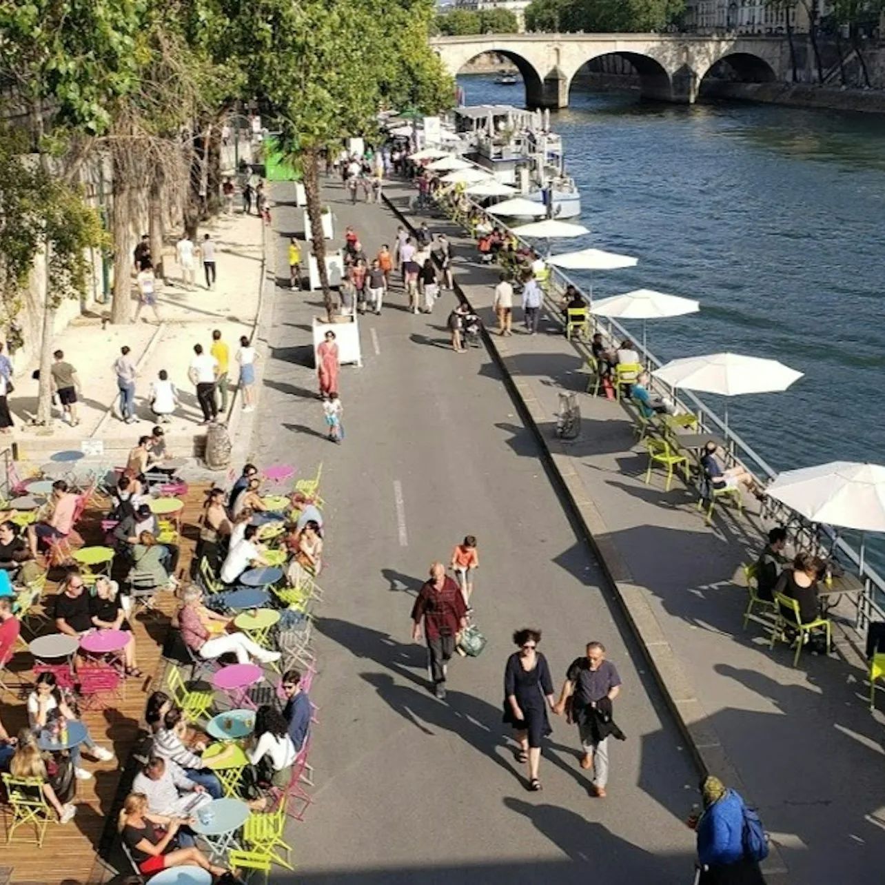 Image qui illustre: Paris : Visite guidée à vélo des trésors de la ville à Paris - 2