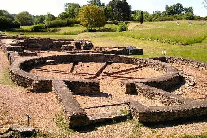 Image qui illustre: Site Archéologique Des Fontaines Salées