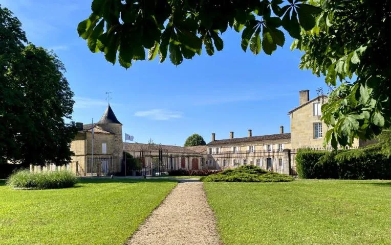 Image qui illustre: Château De Portets