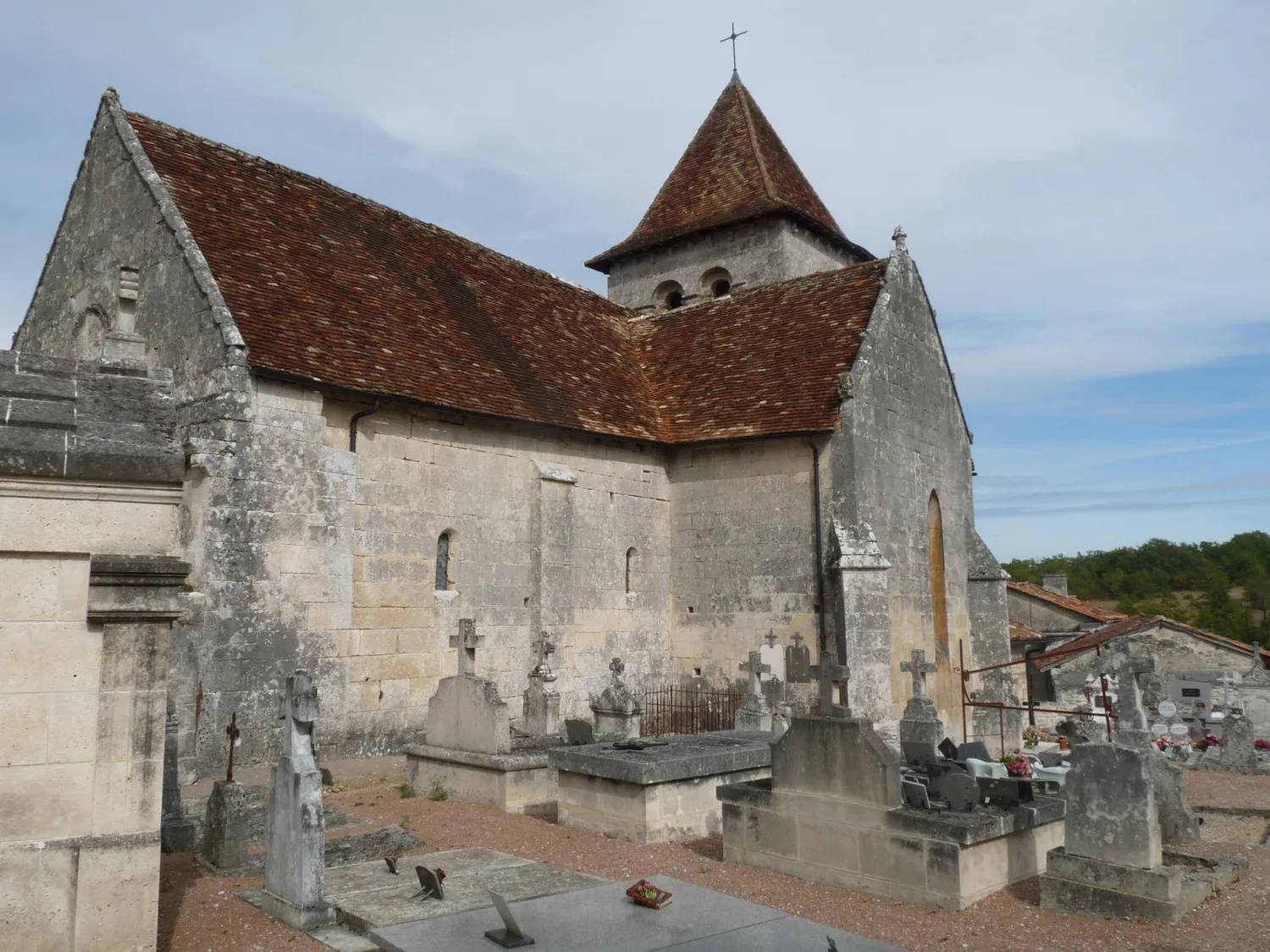 Image qui illustre: Eglise Saint-Pardoux à Mareuil en Périgord - 0