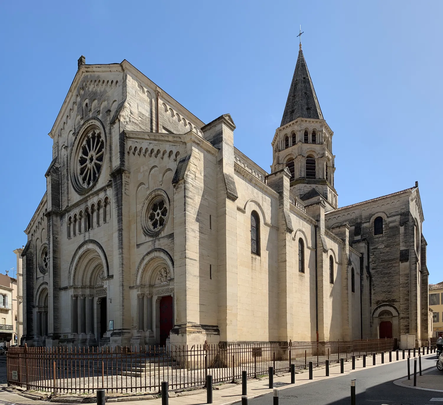 Image qui illustre: Eglise Saint-Paul à Nîmes - 2