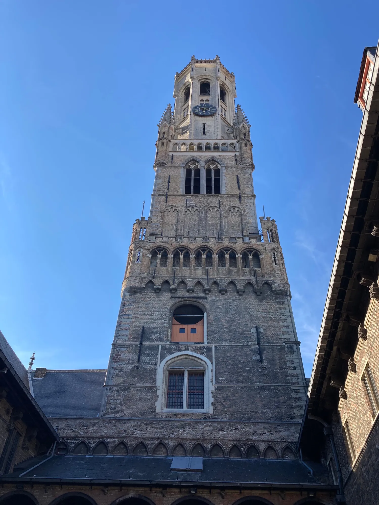 Image qui illustre: Beffroi de Bruges à  - 1