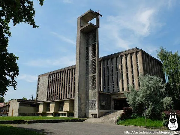 Image qui illustre: Eglise Sainte-Jeanne d'Arc