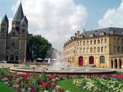Image qui illustre: Place De La Comedie à Metz - 0