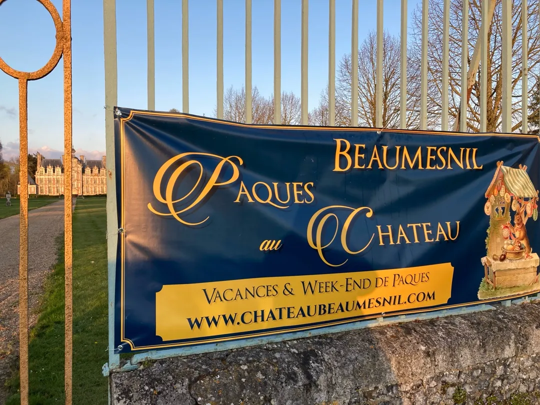 Image qui illustre: Château De Beaumesnil à Mesnil-en-Ouche - 2