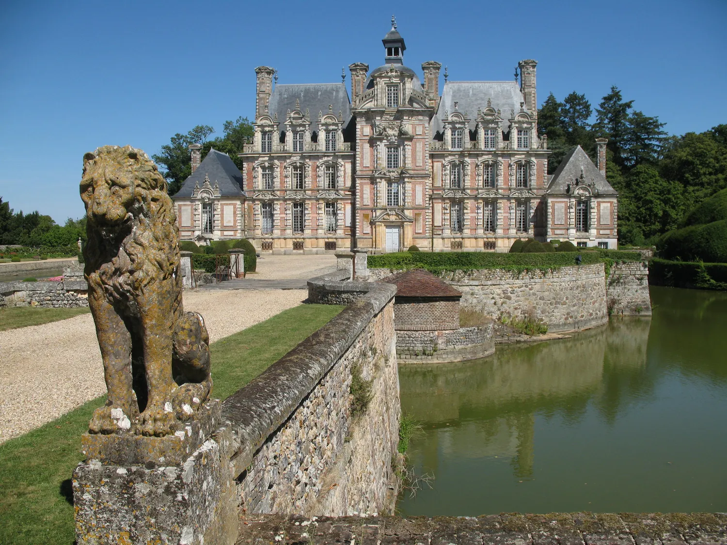 Image qui illustre: Château De Beaumesnil à Mesnil-en-Ouche - 0