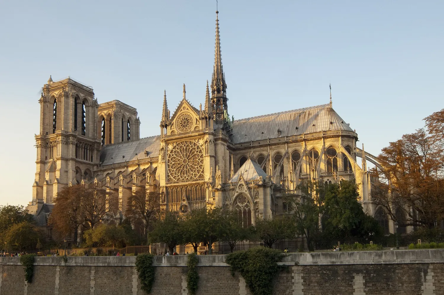Image qui illustre: Cathédrale Notre-Dame de Paris à Paris - 0