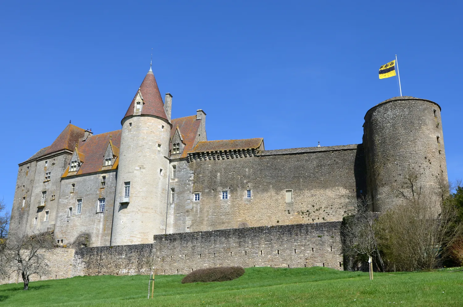 Image qui illustre: Château De Châteauneuf à Châteauneuf - 1