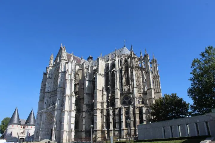 Image qui illustre: Cathédrale Saint Pierre De Beauvais