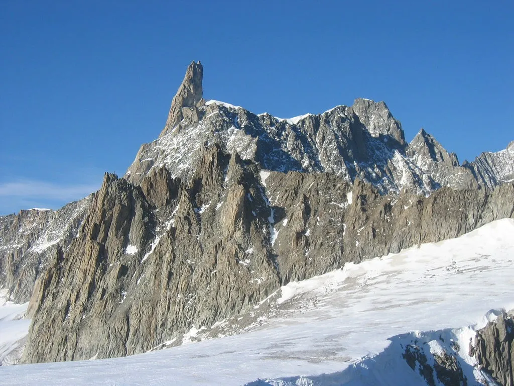 Image qui illustre: Dent du Géant à Chamonix-Mont-Blanc - 0