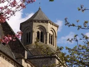 Image qui illustre: Eglise Abbatiale St Etienne à Aubazines - 0