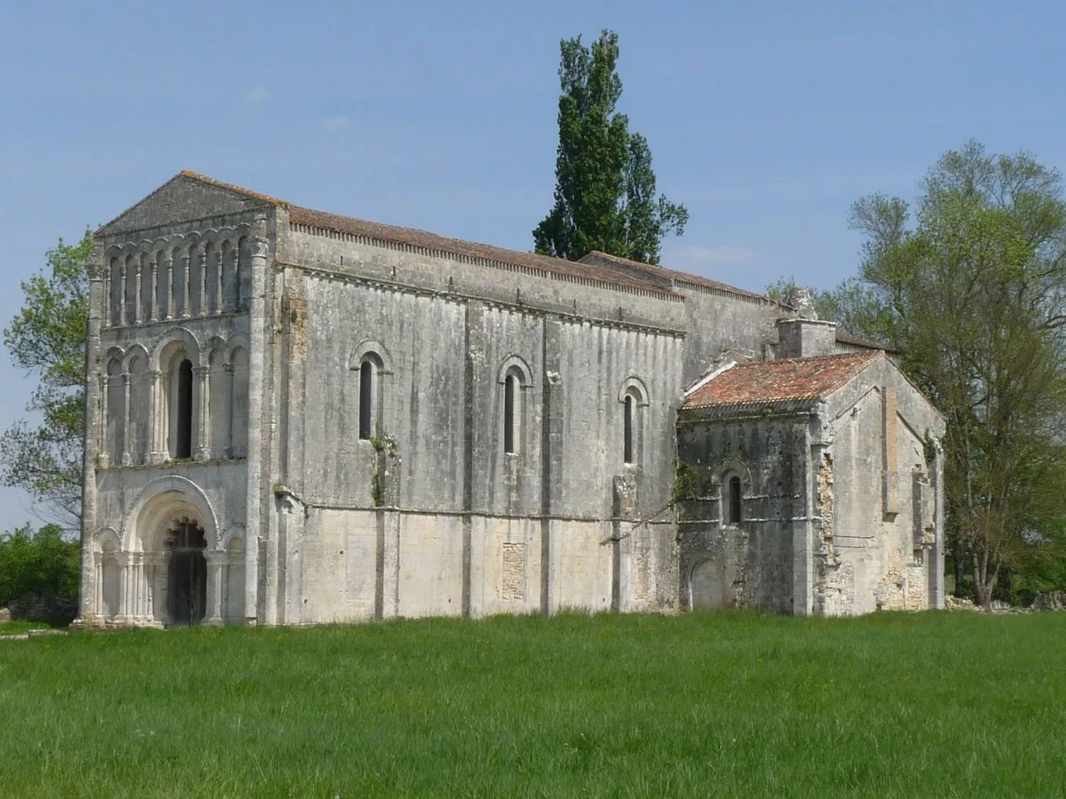 Image qui illustre: Abbaye de Châtres à Saint-Brice - 0