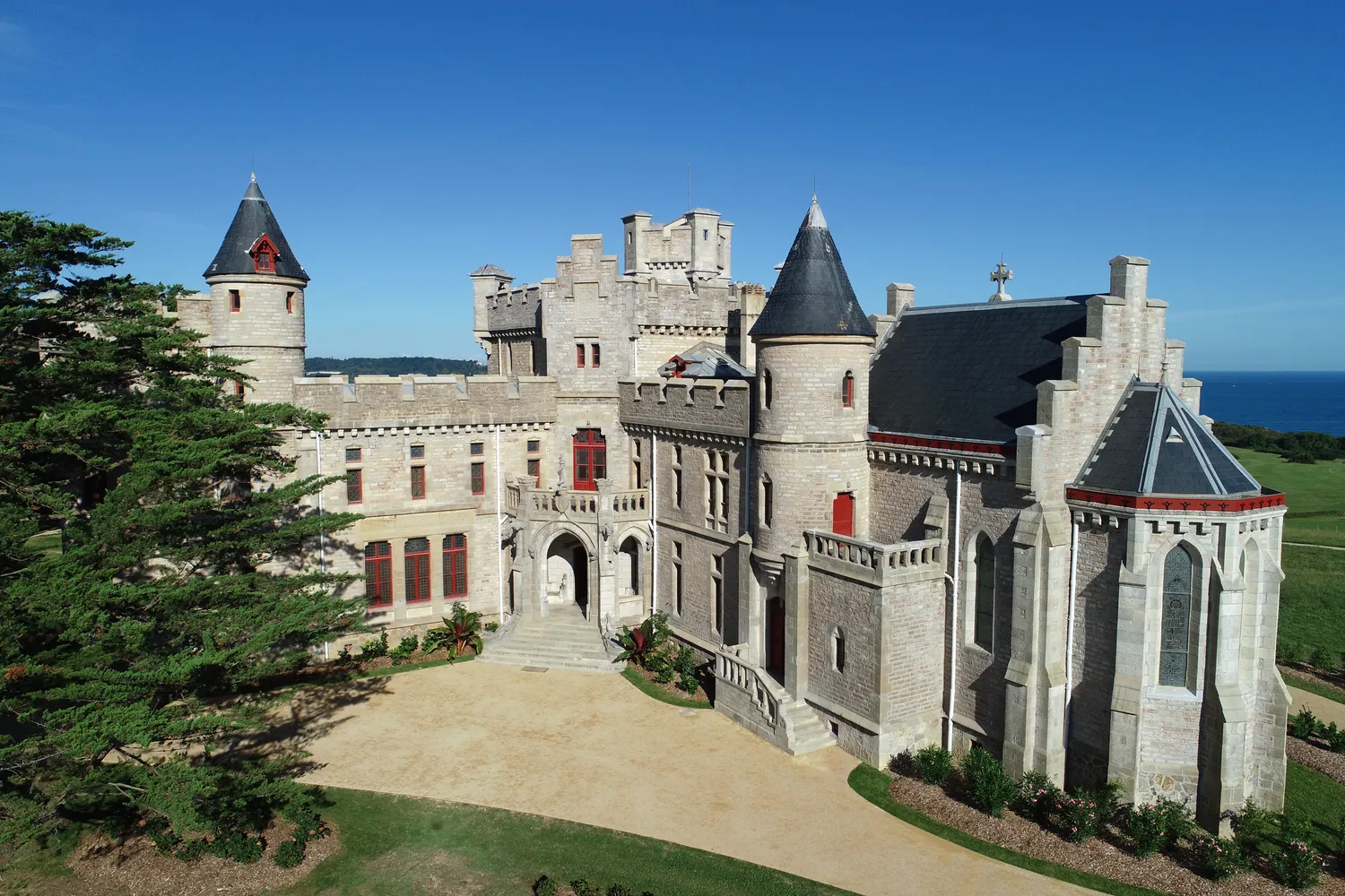 Image qui illustre: Abbadia, Le Château-observatoire à Hendaye - 2